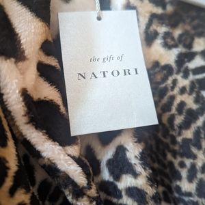 Natori NWT bathrobe